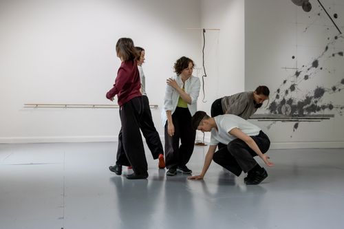 Dancing Invisibilities